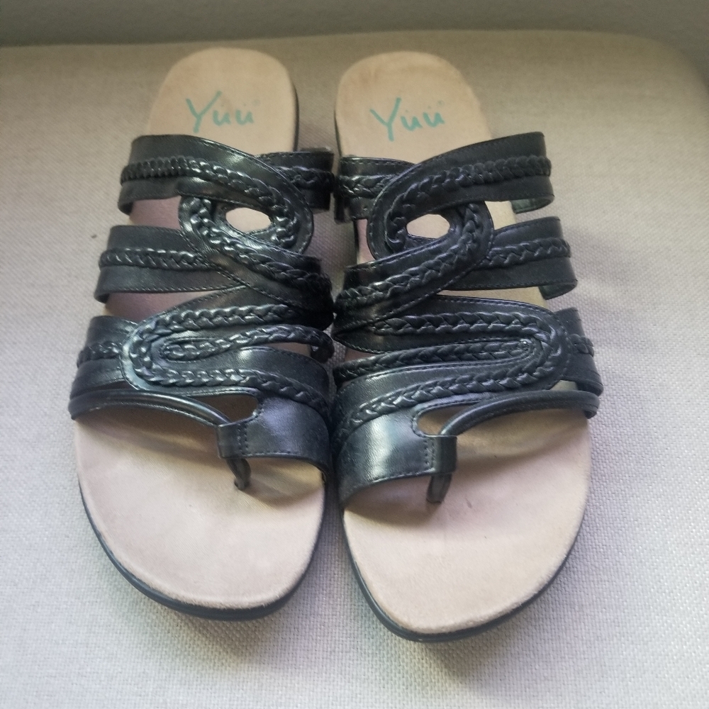 Yuu Dansa Sandals